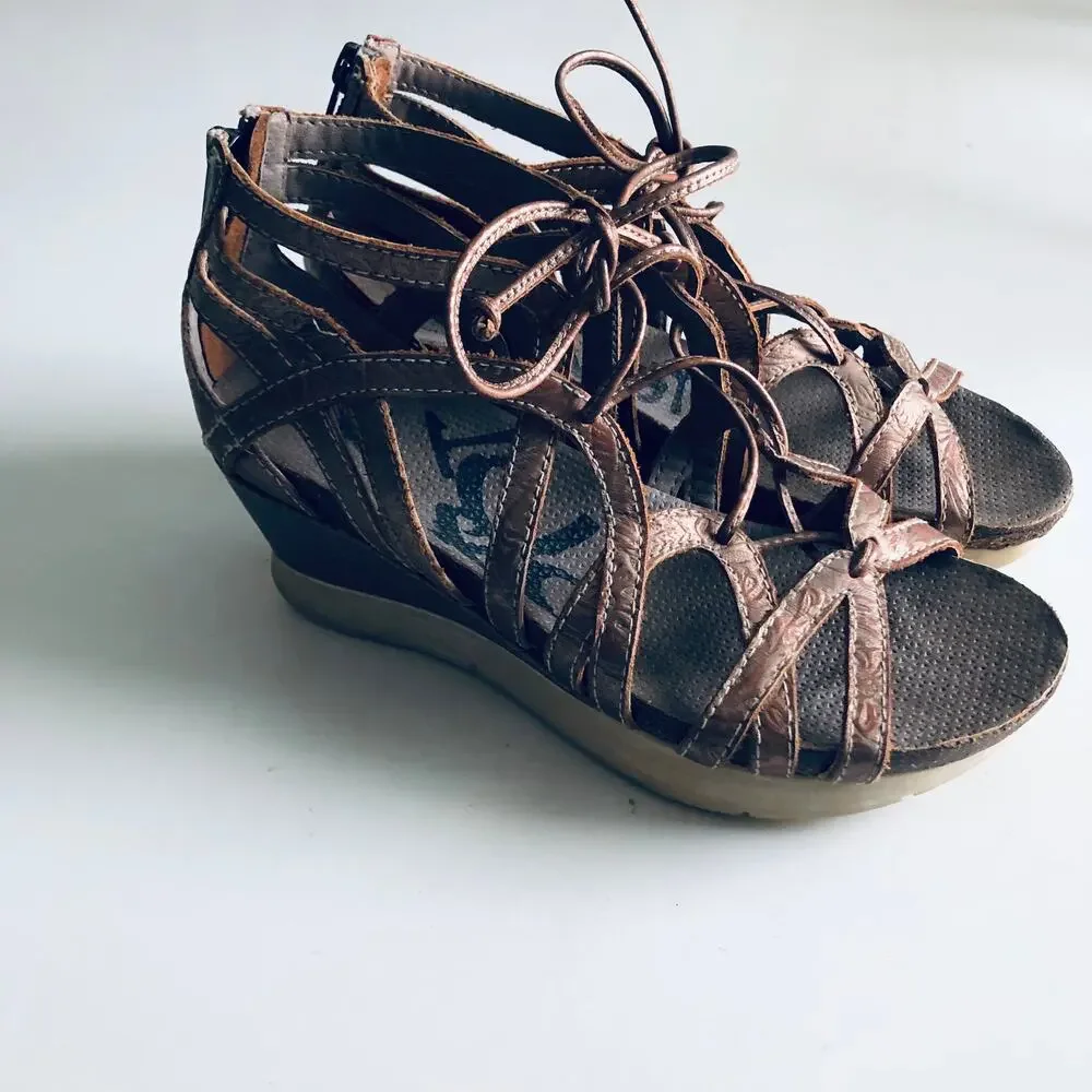 OTBT 'Nomadic'  Wedge Heel Comfort Sandal Women SZ 6 Strappy Metallic Gladiator